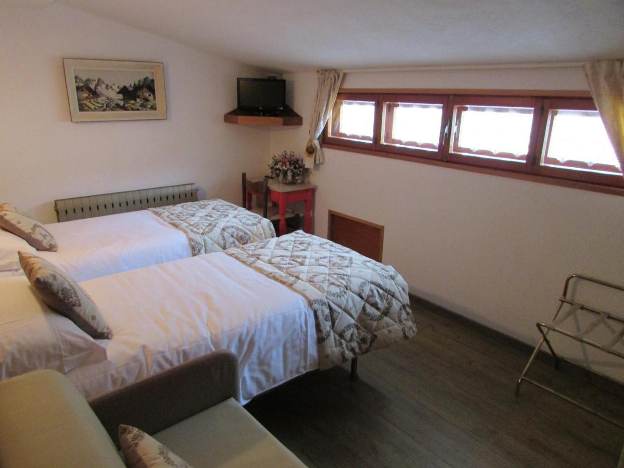 Hotel Meublè Meridiana Valtournenche Extérieur photo