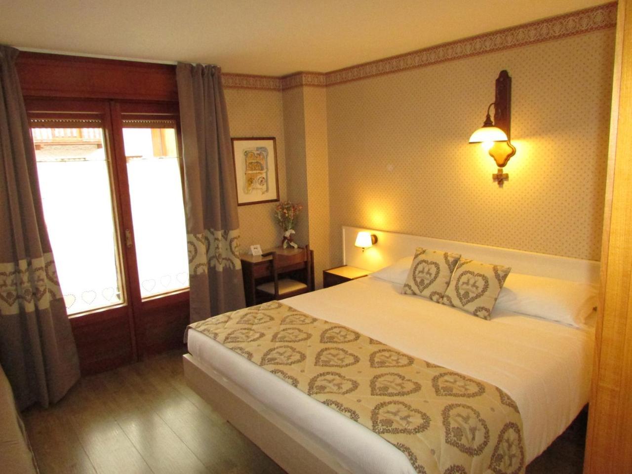 Hotel Meublè Meridiana Valtournenche Extérieur photo