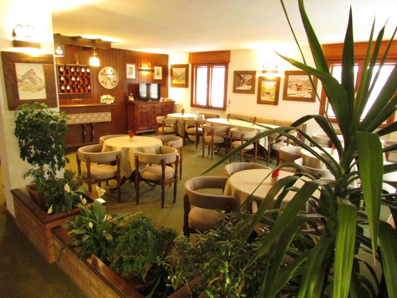 Hotel Meublè Meridiana Valtournenche Extérieur photo